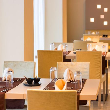 Radisson Blu Hotel NʼDjamena Eksteriør bilde