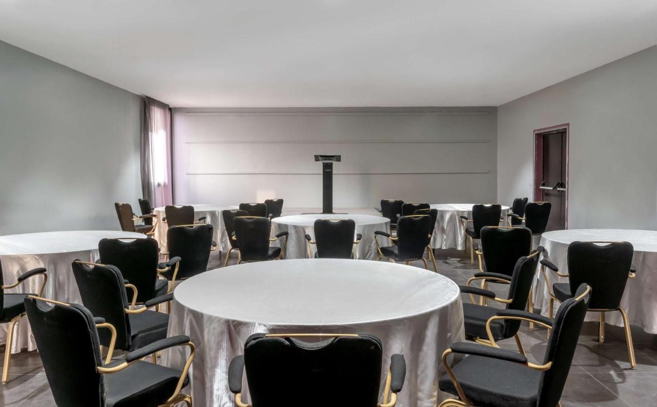 Radisson Blu Hotel NʼDjamena Eksteriør bilde